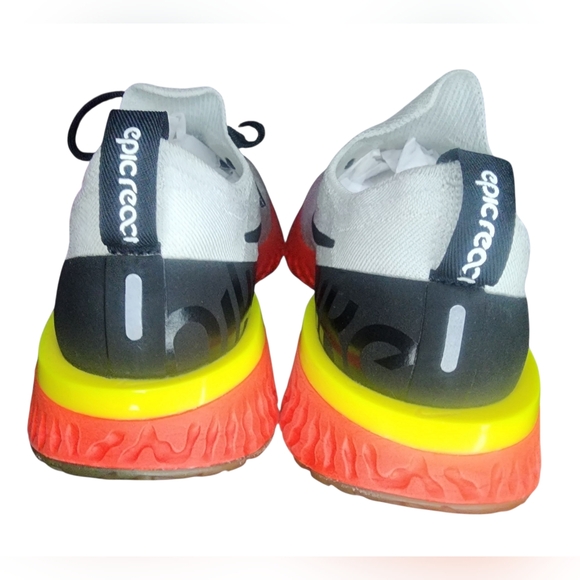 Nike Epic React Flyknit Running Shoes, Youth 7 - Picture 5 of 9